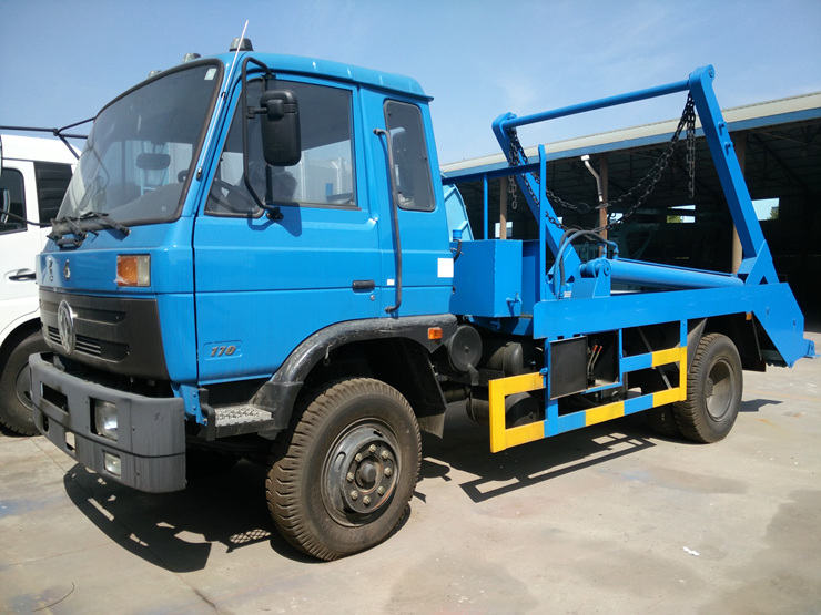 東風145型擺臂式垃圾車