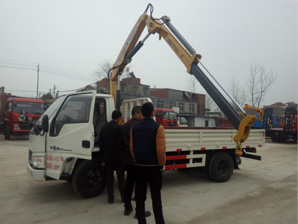 國(guó)五江鈴徐工2噸折臂隨車(chē)吊 國(guó)五江鈴徐工2噸折臂隨車(chē)吊