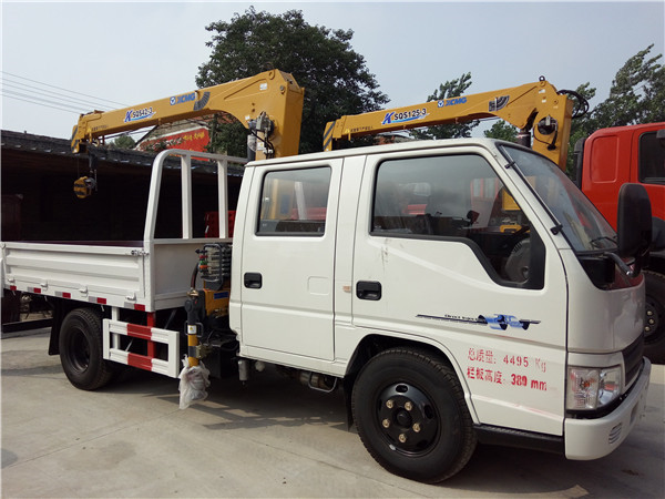 江鈴順達雙排徐工2噸隨車吊 江鈴順達雙排徐工2噸隨車吊