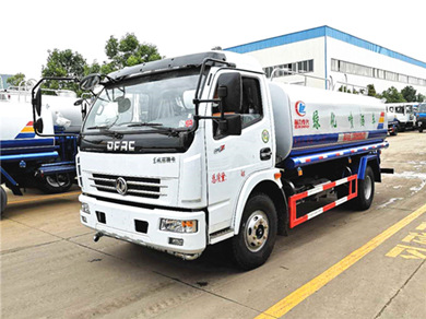 高端品質(zhì)-東風(fēng)多利卡8噸灑水車(chē)持續(xù)交付河北用戶