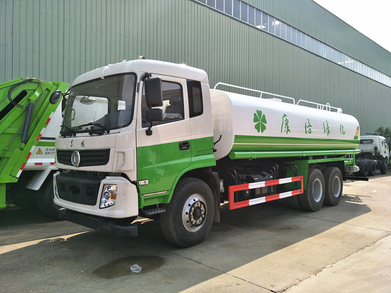 東風(fēng)新款雙橋灑水車