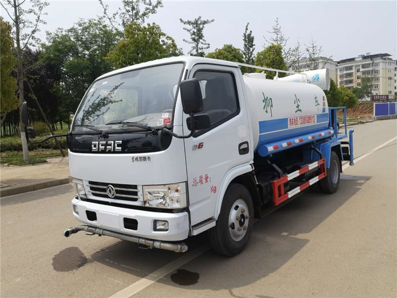 東風(fēng)多利卡藍(lán)牌5方霧炮灑水車(chē)發(fā)四川!