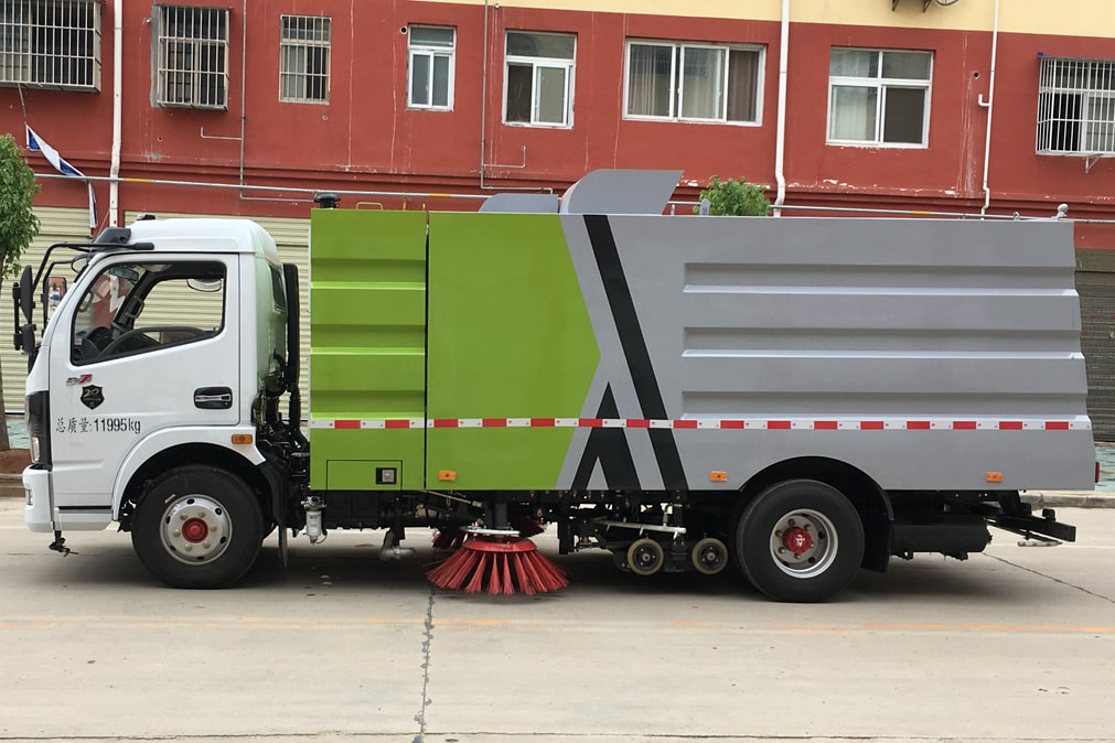 國六東風5噸洗掃車