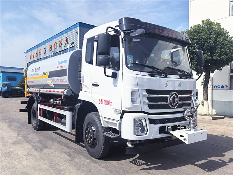 東風(fēng)商用K6灑水車